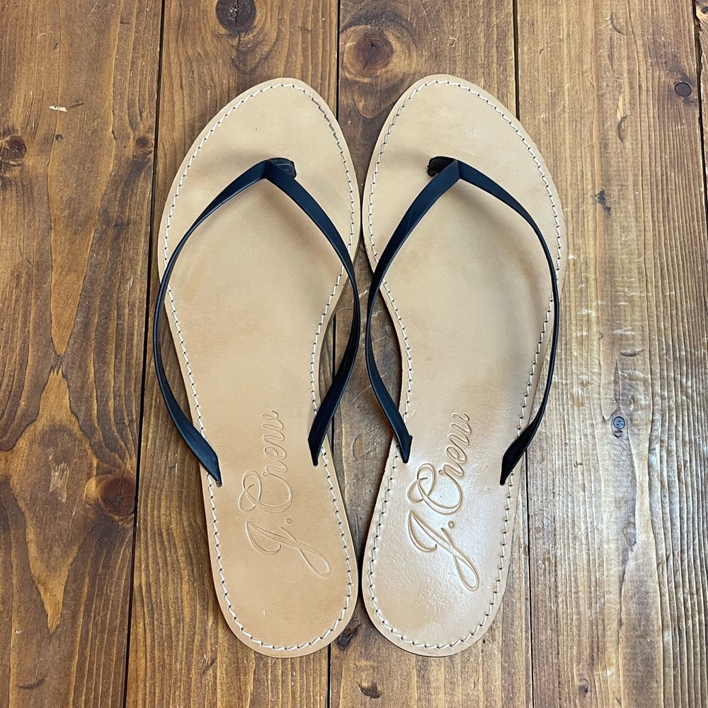 J crew Womens size 9.5 made in Italy flip flop sandals 
Black straps